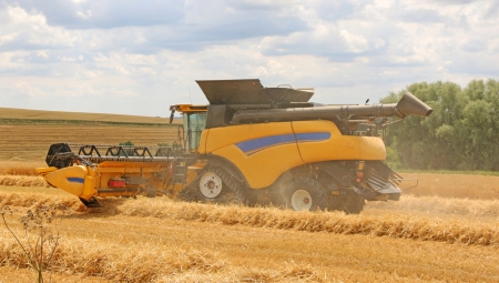 Eksploatacja maszyn żniwnych - jak zadbać o niezawodność kombajnów New Holland?