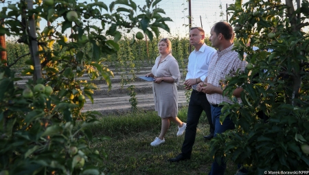 Prezydent odwiedził sadowników poszkodowanych przez gradobicia